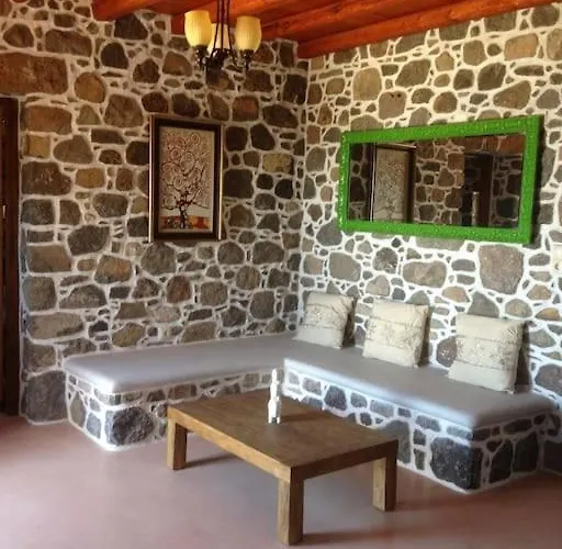 Feriehus Loutra Olive Garden Stone House #2 *