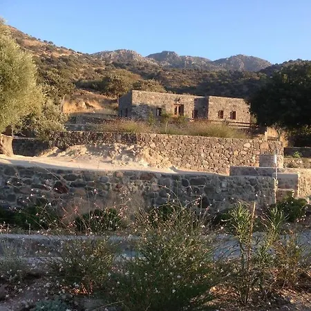 Dom wakacyjny Loutra Olive Garden Stone House #2 Mandrákion